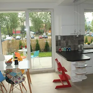 Sunny Sleeps 4 By The Beach With Garden Patio - Przymorze Gdańsk
